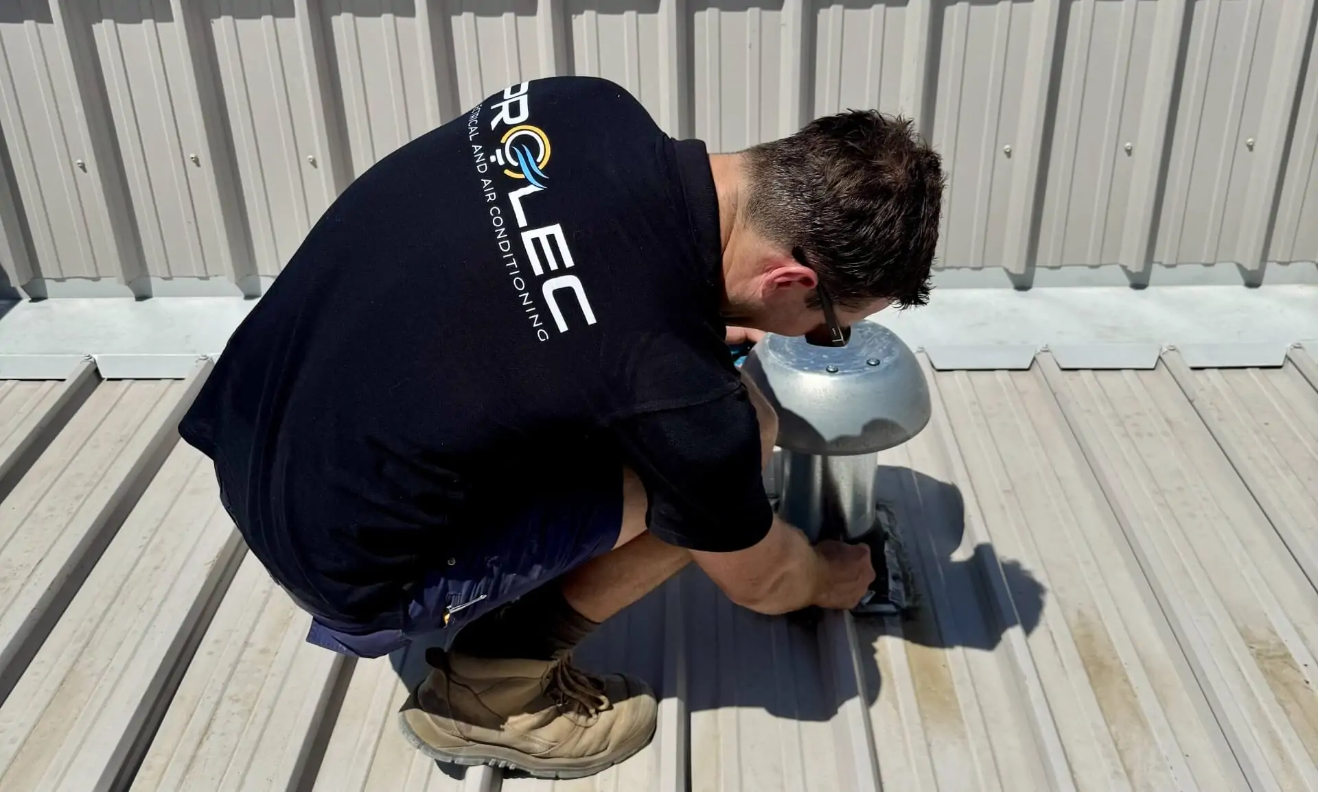 https://prolecelectricalanddataservices.com.au/wp-content/uploads/2025/02/EXHAUST-FAN-INSTALLATION2.jpg